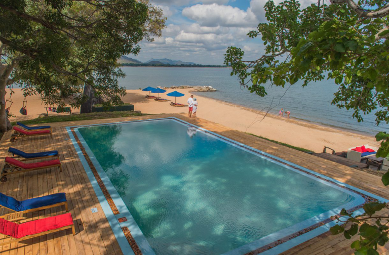 PUMULANI, ROBIN POPE SAFARIS